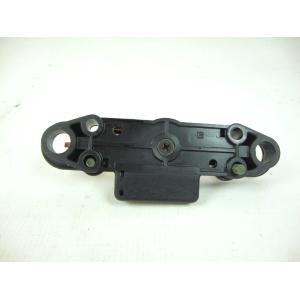 UNDER-SEAT CLOSURE LOCK