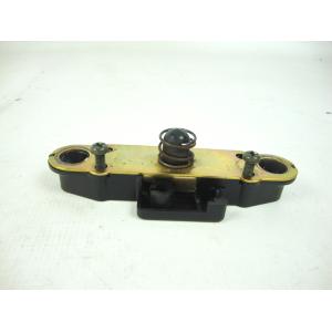 UNDER-SEAT CLOSURE LOCK