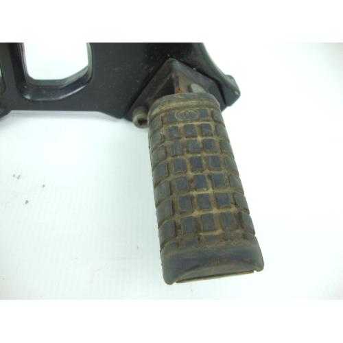 RIGHT FOOTREST WITH SUPPORT