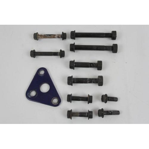 BRACKET + ENGINE SCREW PINS