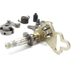 GEAR CHANGE PEDAL SHAFT